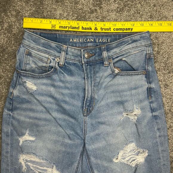 American Eagle Mom Jean Size 2 SHORT Distressed Faded Pants Ripped - Picture 7 of 7